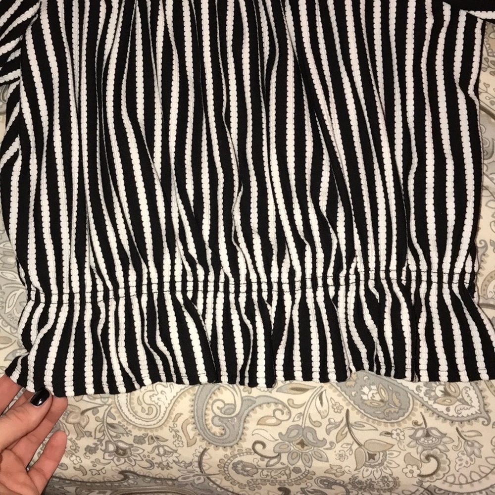 Ruffle crop - Picture 2 of 3